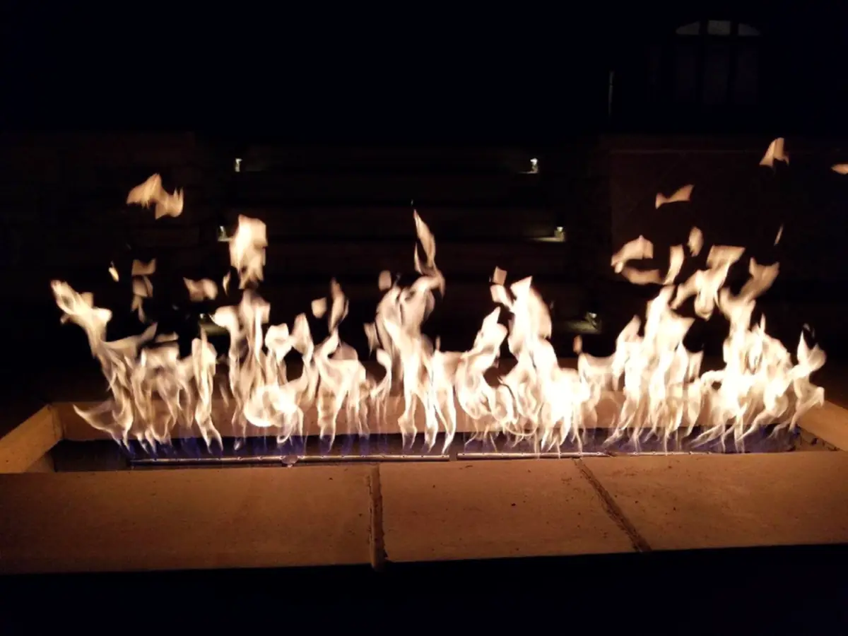 Linear gas fire trough